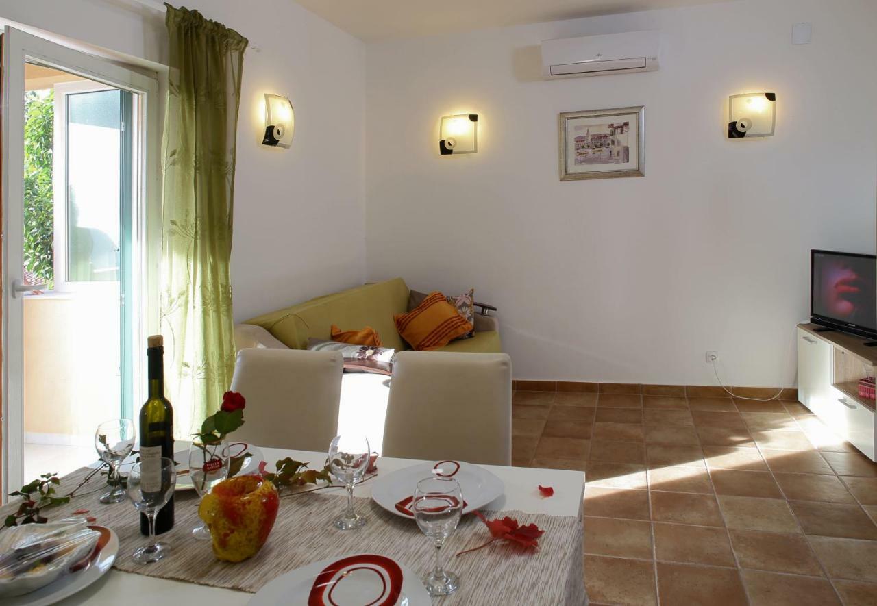 Apartment Zara Razanj